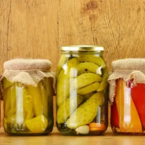 Cornichons et condiments